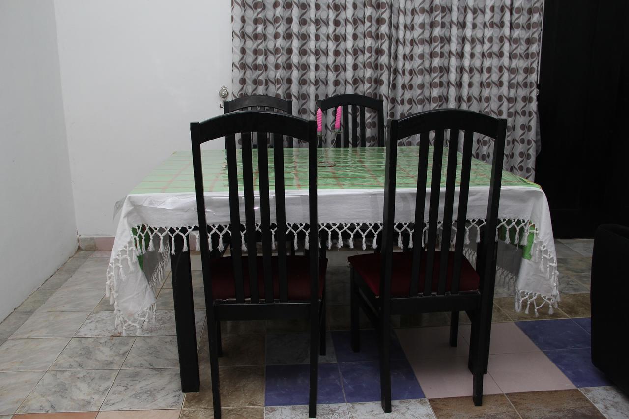 Kingfisher Hostel Anuradhapura Kültér fotó